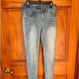 Girl's Wallflower (The Ultra Fit) Jeans, Size 7 Regular, Blue